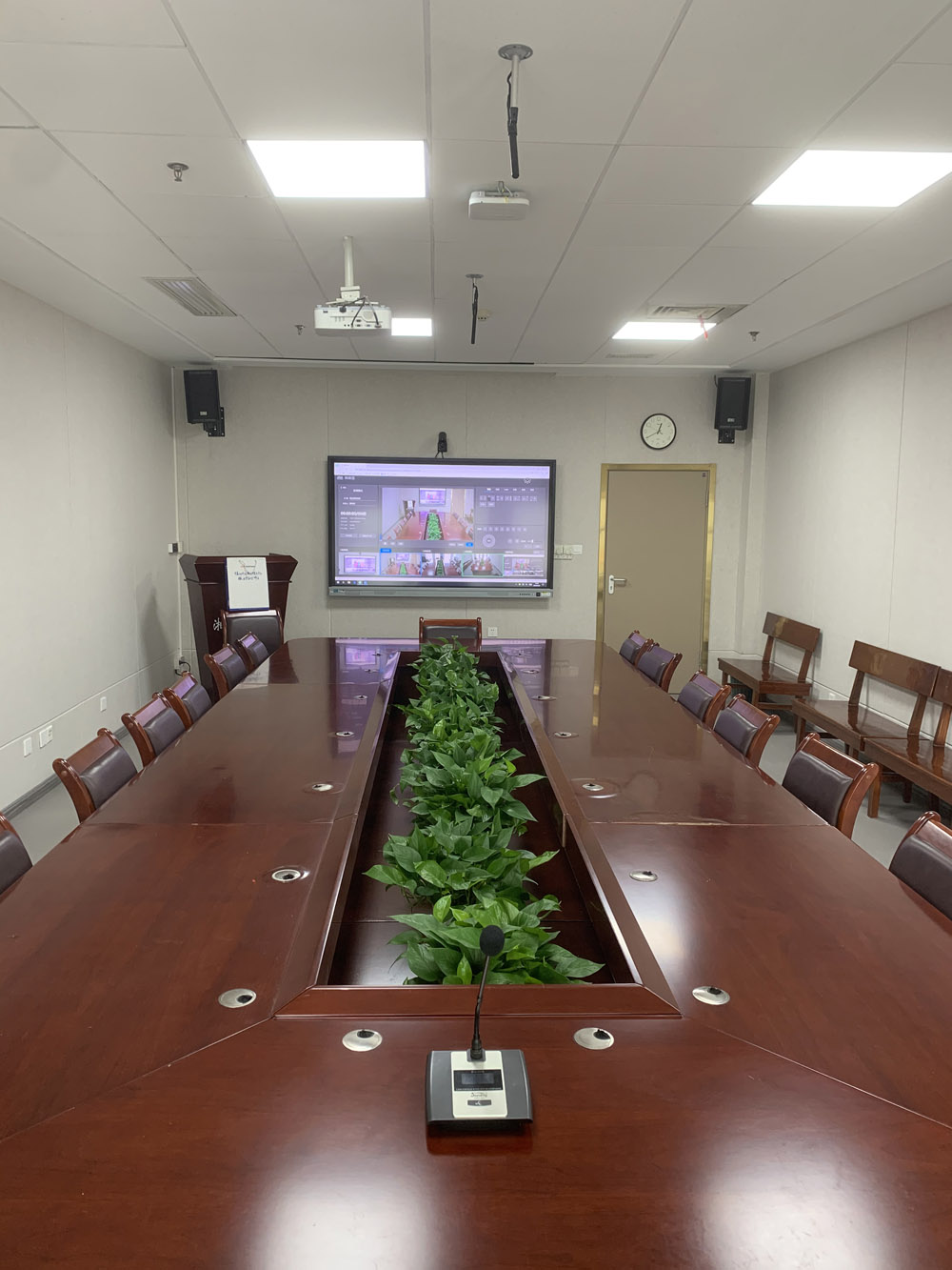 中南大學智慧教室建設(圖1) 中南大學智慧教室建設(圖1)