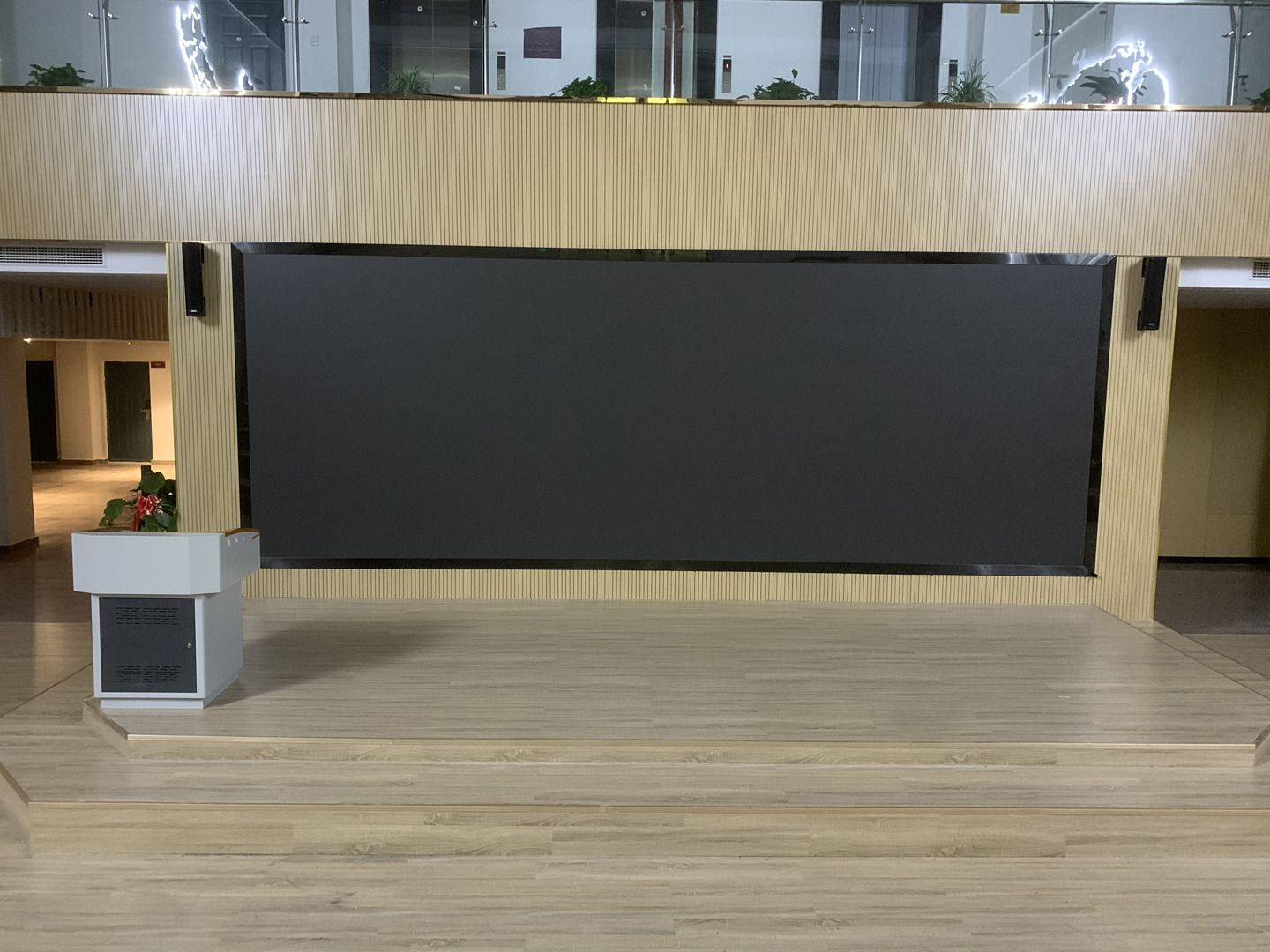 湖南某高校小間距LED顯示系統(圖1) 湖南某高校小間距LED顯示系統(圖1)